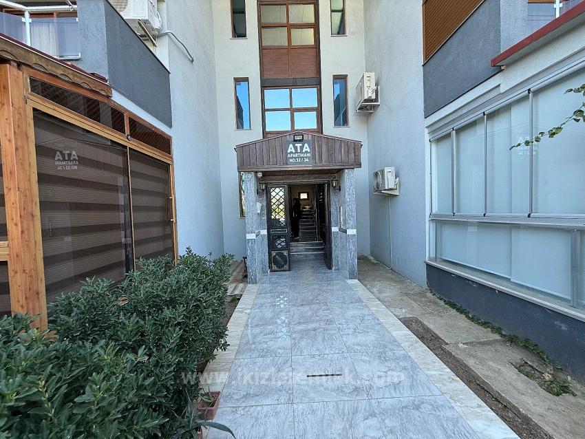 Ground Floor 2+1 Apartment With Garden For Sale In Seferihisar Ürkmez Center.