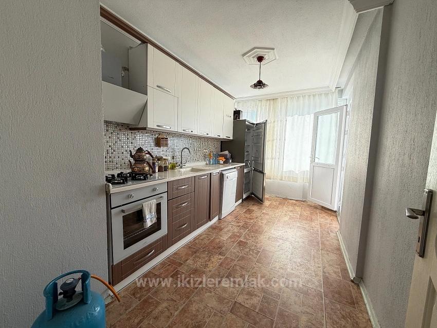 2 + 1 Mezzanine Floor Separate Kitchen 90 Meter² Flat In Seferihisar Ürkmez Center