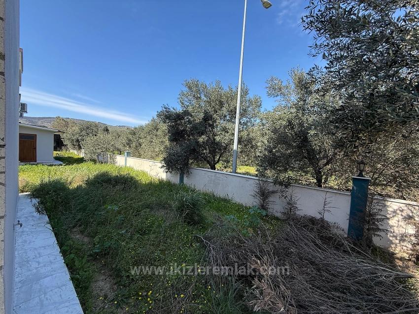 In Seferihisar Doğanbey, A Detached 3+1 Villa With A Large Garden For Sale