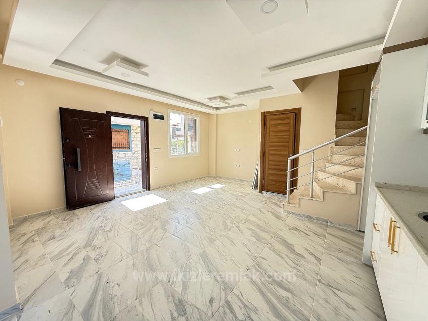 Single Detached 3+1 Villa With Large Garden For Sale In Seferihisar Doğanbey