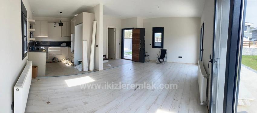 3+1 Duplex Villa With Spacious Garden For Sale In Doğanbey, Seferihisar