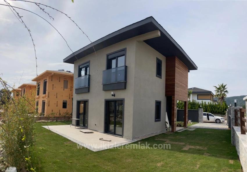 3+1 Duplex Villa With Spacious Garden For Sale In Doğanbey, Seferihisar