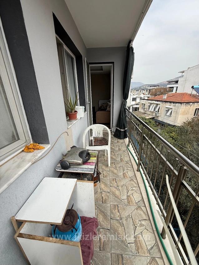 2+1 Apartment For Sale On Mid-Floor In Ürkmez Center, Seferihisar