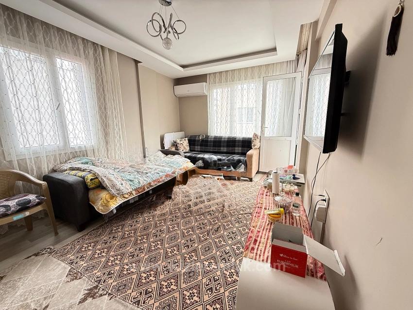 2+1 Apartment For Sale On Mid-Floor In Ürkmez Center, Seferihisar