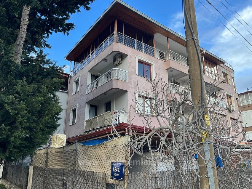 2+1 Mid-Floor Apartment For Sale In Seferihisar Ürkmez