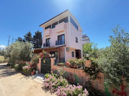 4+1 Detached Villa With Garden For Sale In Doğanbey, Seferihisar