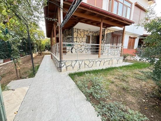 Urgent Sale 3+1 Villa With Large Garden In Seferihisar Doğanbey Center