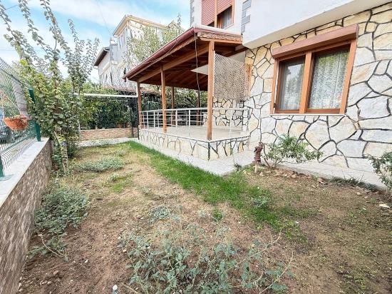 Urgent Sale 3+1 Villa With Large Garden In Seferihisar Doğanbey Center