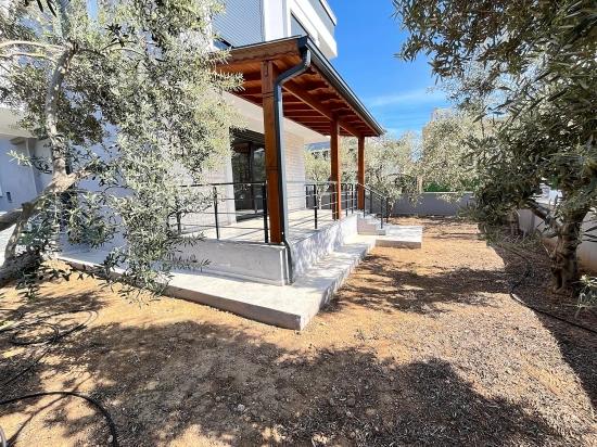 Brand New Detached 3+1 Villa With Large Garden For Sale In Seferihisar Doğanbey