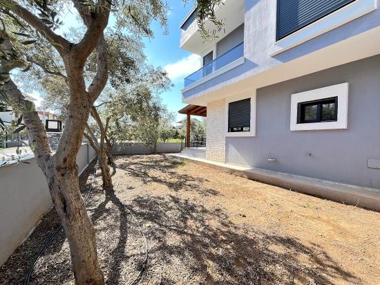 Brand New Detached 3+1 Villa With Large Garden For Sale In Seferihisar Doğanbey