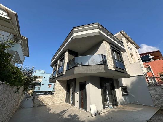2+1 Brand New Duplex Villa With Garden For Sale In Seferihisar Ürkmez Center