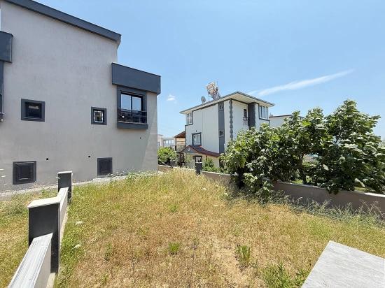 3+1 Villa With Sea View And Garden For Sale In Seferihisar Doğanbey