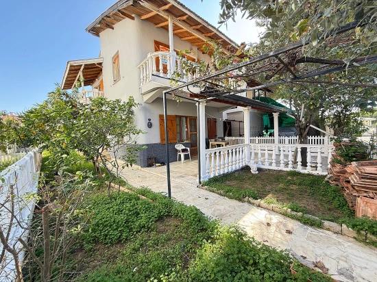 3+1 Duplex Summer House For Sale By The Sea In Seferihisar Ürkmez