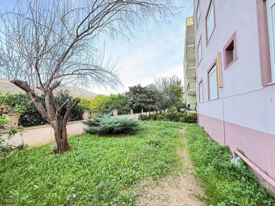 2+1 80m2 Apartment For Sale In Seferihisar Ürkmez Center, No Additional Renovation Needed