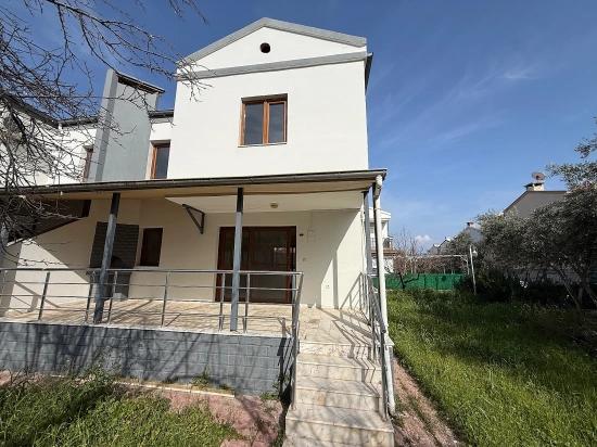 3+1 Duplex Villa For Sale By The Sea In Seferihisar Doğanbey