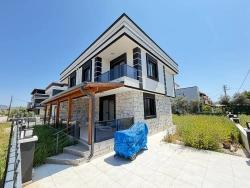 3+1 Bedroom Villa For Sale in Cumhuriyet Nbh. Seferihisar Doğanbey - 220 m²