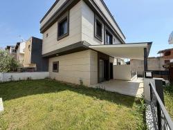 2+1 Bedroom Villa For Sale in Cumhuriyet Nbh. Seferihisar Doğanbey - 150 m²