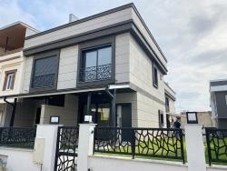 2+1 Bedroom Villa For Sale in Cumhuriyet Nbh. Seferihisar Doğanbey - 150 m²