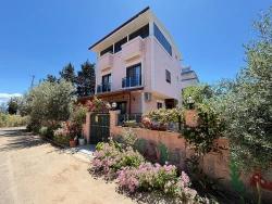 4+1 Bedroom Detached House For Sale in Cumhuriyet Nbh. Seferihisar Doğanbey - 300 m²