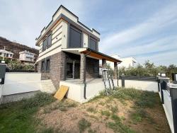 3+1 Detached Villa With Garden For Sale In Seferihisar Doğanbey Center