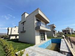 3+1 Duplex Summer House With Pool In Seferihisar Doğanbey