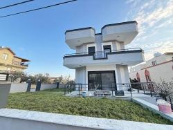 3+1 Bedroom Detached House For Sale in Mersin Alanı Nbh. Seferihisar Ürkmez - 180 m²