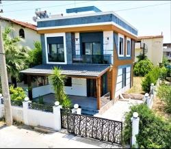 3+1 Bedroom Villa For Sale in Cumhuriyet Nbh. Seferihisar Doğanbey - 200 m²