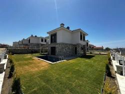 3+1 Bedroom Detached House For Sale in Tepecik Nbh. Seferihisar - 400 m²