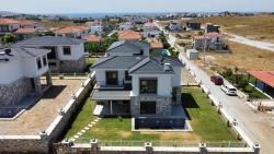 3+1 Bedroom Detached House For Sale in Tepecik Nbh. Seferihisar - 400 m²