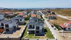 4+1 Villa With Private Pool And Luxury Fireplace For Sale In Seferihisar Akarca