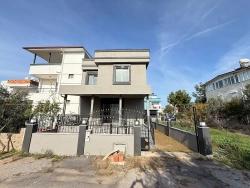 3+1 Bedroom Villa For Sale in Cumhuriyet Nbh. Seferihisar Doğanbey - 205 m²