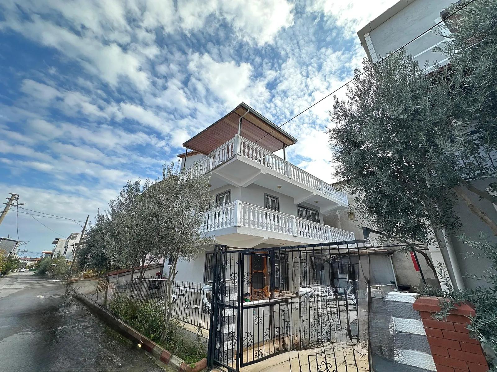 В Сеферихисаре Doğanbey Продается 4+1 Вилла В 500М От Моря