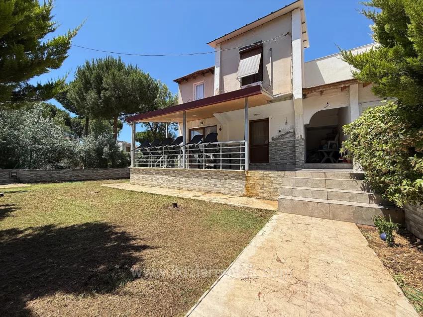 В Сефериисаре Doğanbey Продается 3+1 Вилла С Садом В 50М От Моря
