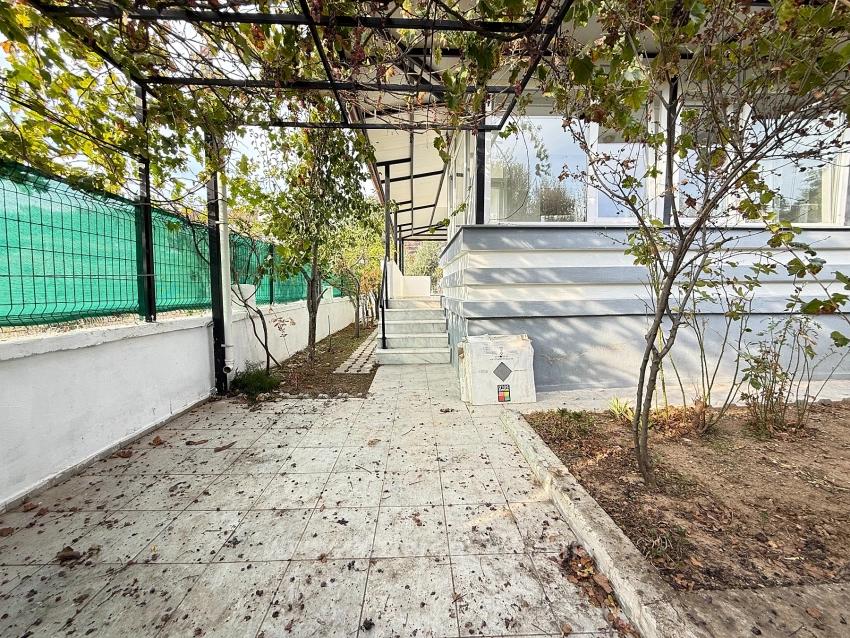 Вилла 4+1 С Большим Садом На Продажу В Центре Сеферихисар Доганбей