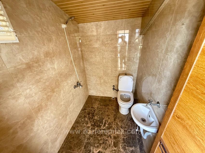 Срочная Продажа Виллы 3+1 С Большим Садом В Центре Сеферихисар Доганбей