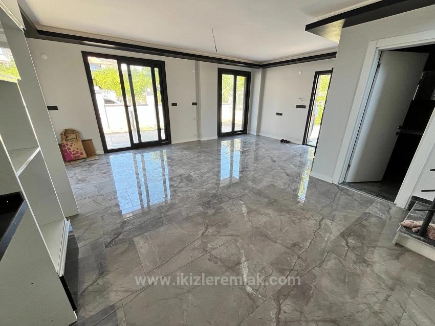 Отдельная Вилла 3+1 С Родительской Спальней В Саду Площадью 390 М2 На Продажу В Сеферихисаре, Доганбей