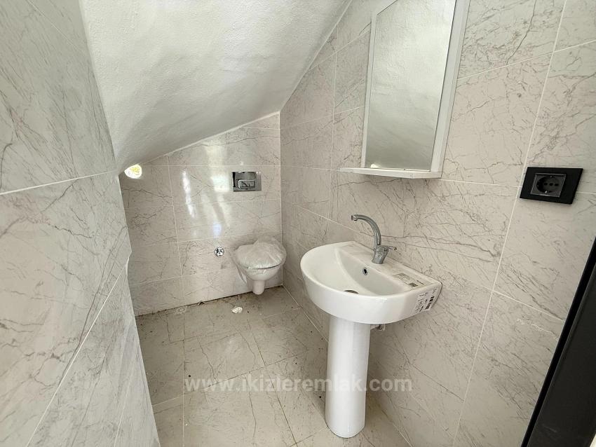 Продается Летний Дуплекс 2+1 С Большим Садом И Видом На Море В Районе Сеферихисар-Доганбей