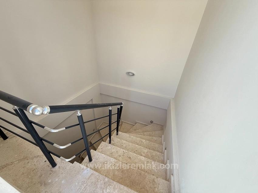 Продается Летний Дуплекс 2+1 С Большим Садом И Видом На Море В Районе Сеферихисар-Доганбей