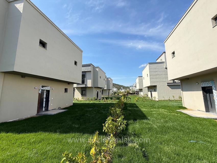 Летний Дом-Дуплекс 3+1 С Бассейном В Сеферихисар Доганбей