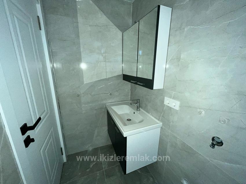 Совершенно Новая Отдельная Вилла 3+1 С Большим Садом На Продажу В Сеферихисаре Доганбей