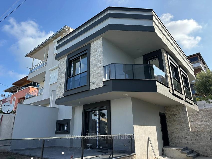 Для Продажи Вилла 2+1 в Mersin Alanı Seferihisar Ürkmez - 170 m²