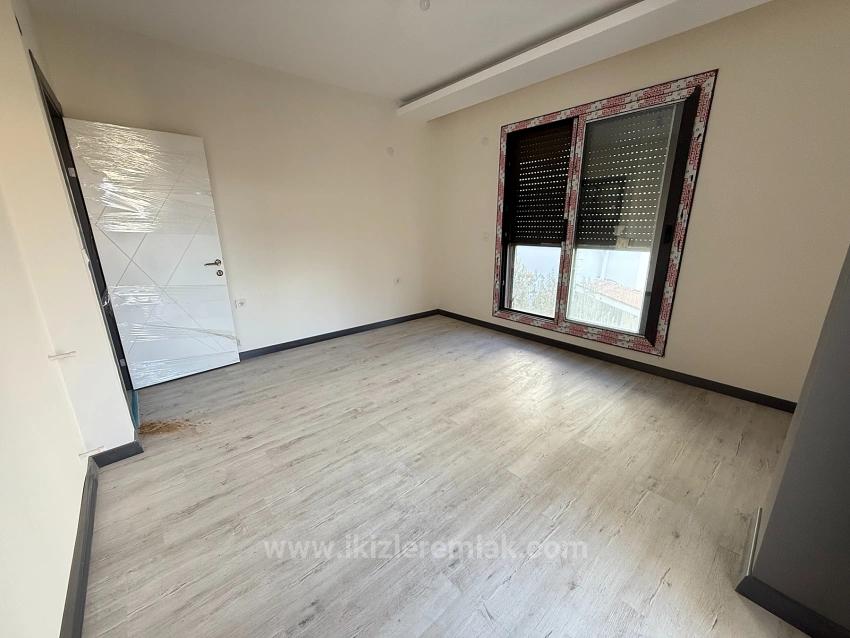 Вилла 3+1 С Новым Садом На Продажу В Сеферихисаре Доганбей, Недалеко От Моря