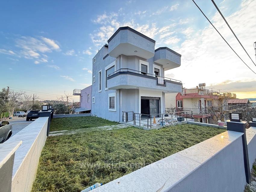 Для Продажи Семейный Дом 3+1 в Mersin Alanı Seferihisar Ürkmez - 180 m²