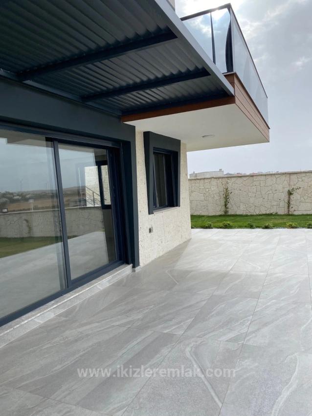 Роскошная Вилла Площадью 750 Квадратных Метров 4 + 2 С Частным Бассейном На Продажу В Измире, Сеферихисар Дюздже