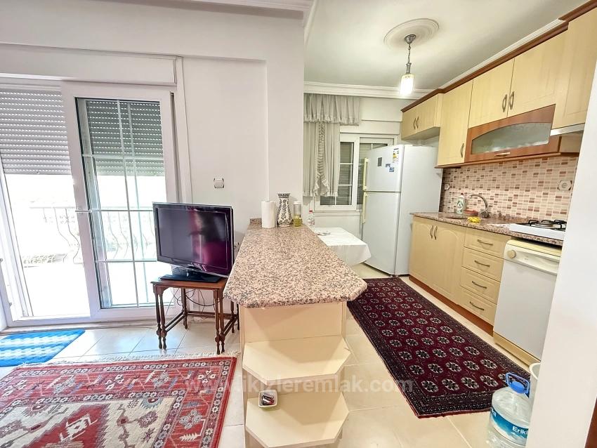 Продается 2+1 Квартира Площадью 80 М2 В Центре Сеферихисара Уркмез. Дополнительный Ремонт Не Требуется.