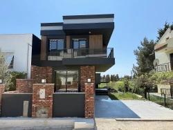 Для Продажи Вилла 3+1 в Cumhuriyet Seferihisar Doğanbey - 200 m²