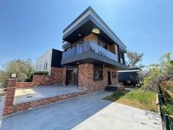 Для Продажи Вилла 3+1 в Cumhuriyet Seferihisar Doğanbey - 200 m²