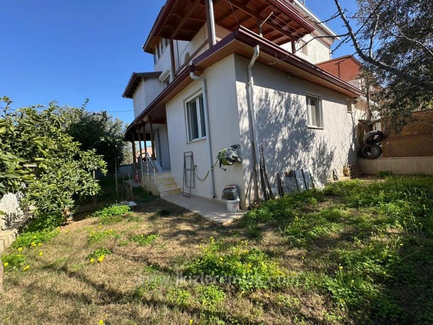 Seferihisar Doğanbey Cumhuriyet Mah. Satılık 4+1 Villa - 165 m²
