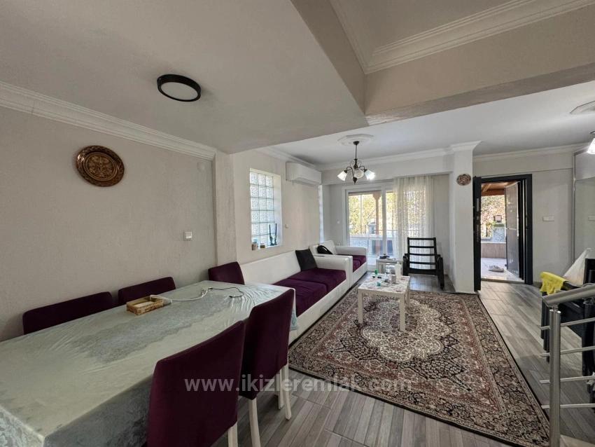 Seferihisar’cumhuriyet Mahallesi, Meltem Tur Sitesi Deniz Tarafında Satılık 4+1 Villa
