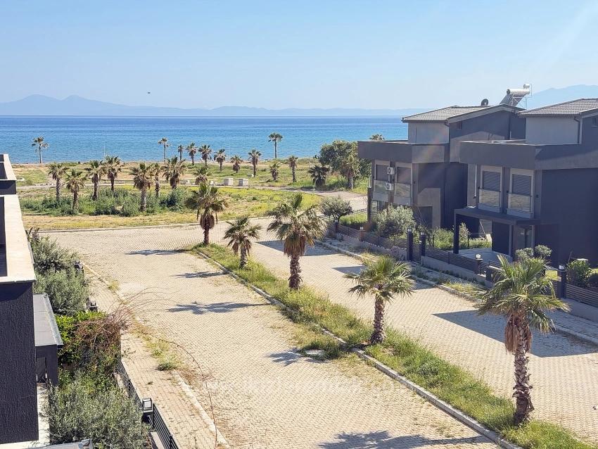 Doğanbey'de Deniz Tarafı Satılık 3+1 Ultra Lüks Villa